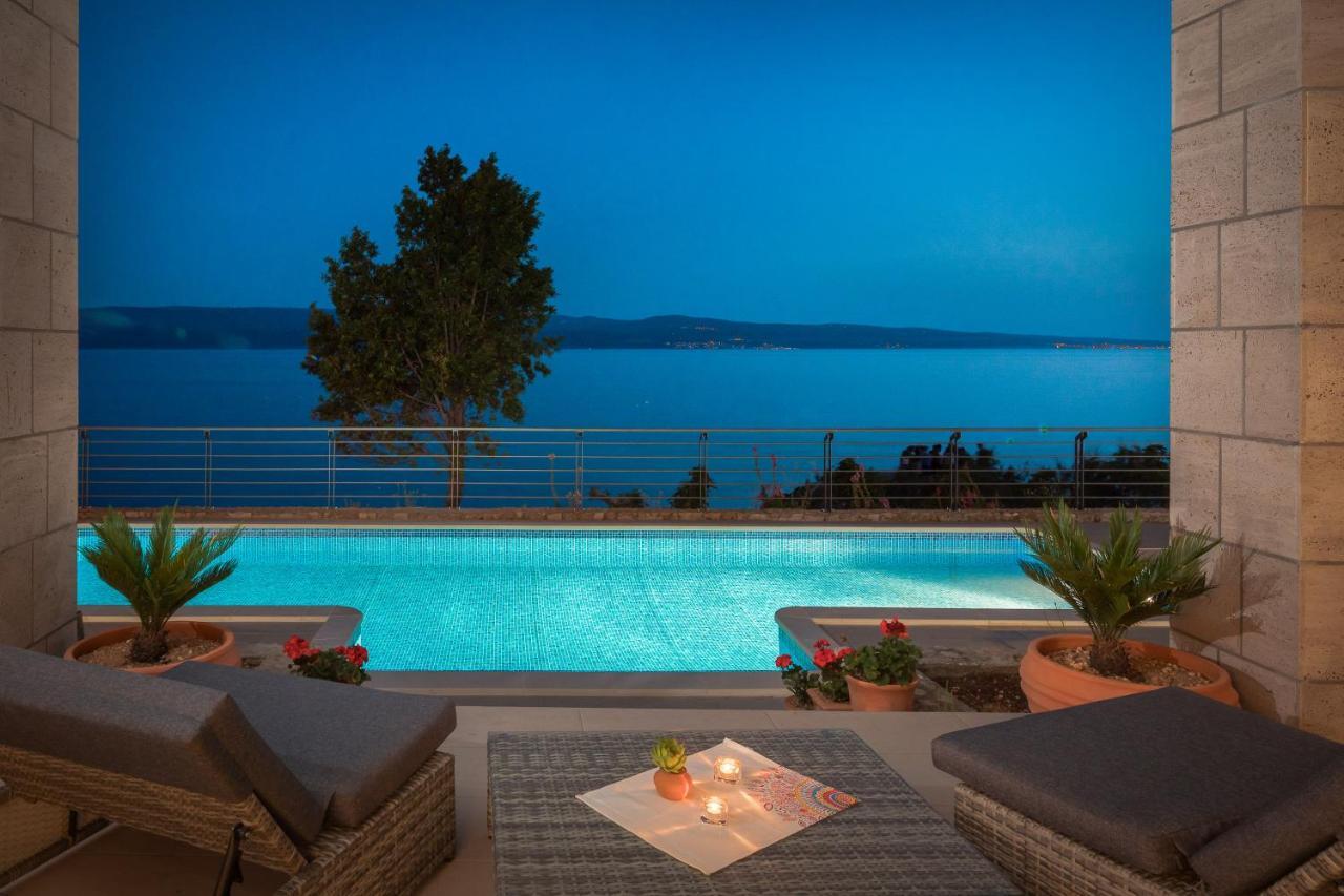 Absolute Beach Villa Omis Bagian luar foto