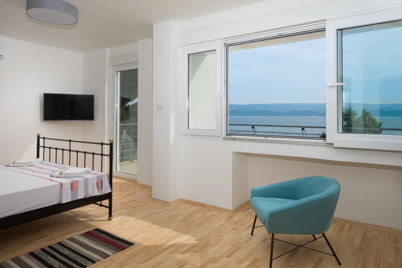Absolute Beach Villa Omis Bagian luar foto